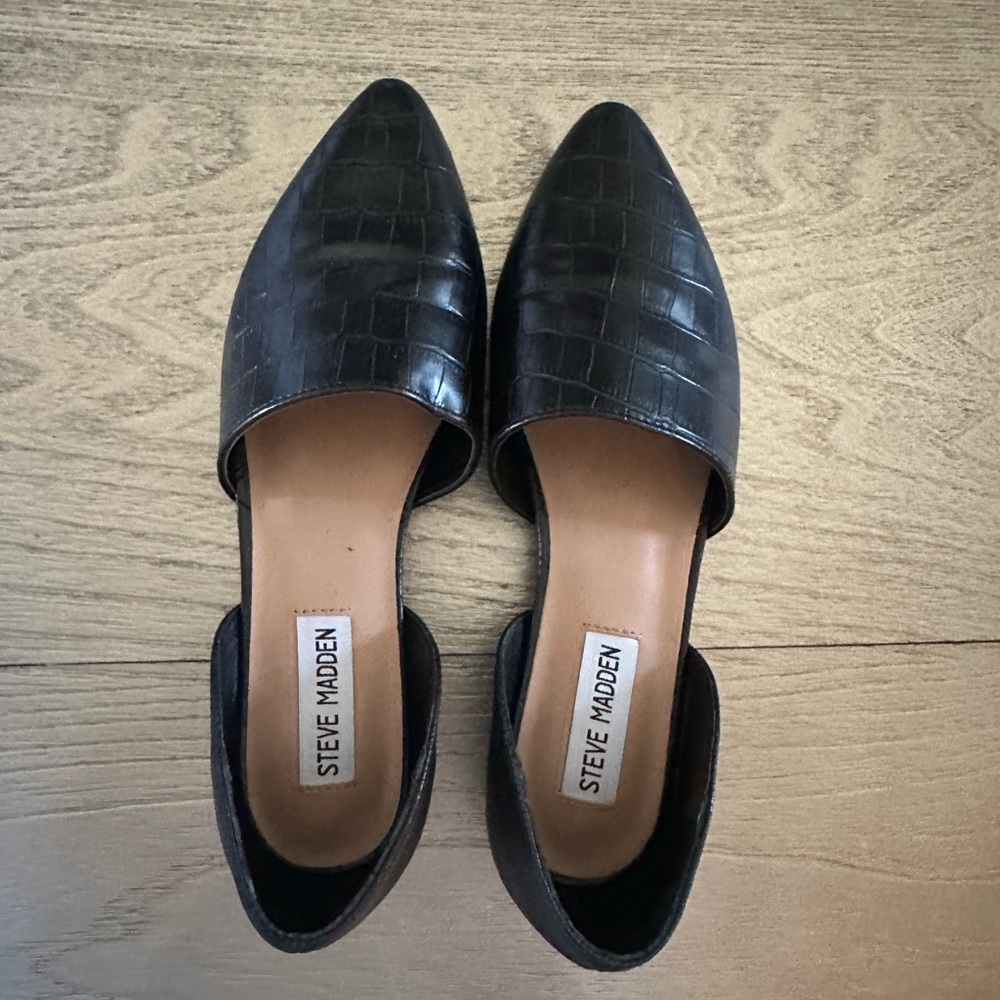 Steve Madden Black Flats  Size 7.5- Dress up or down - worn once - Brand New